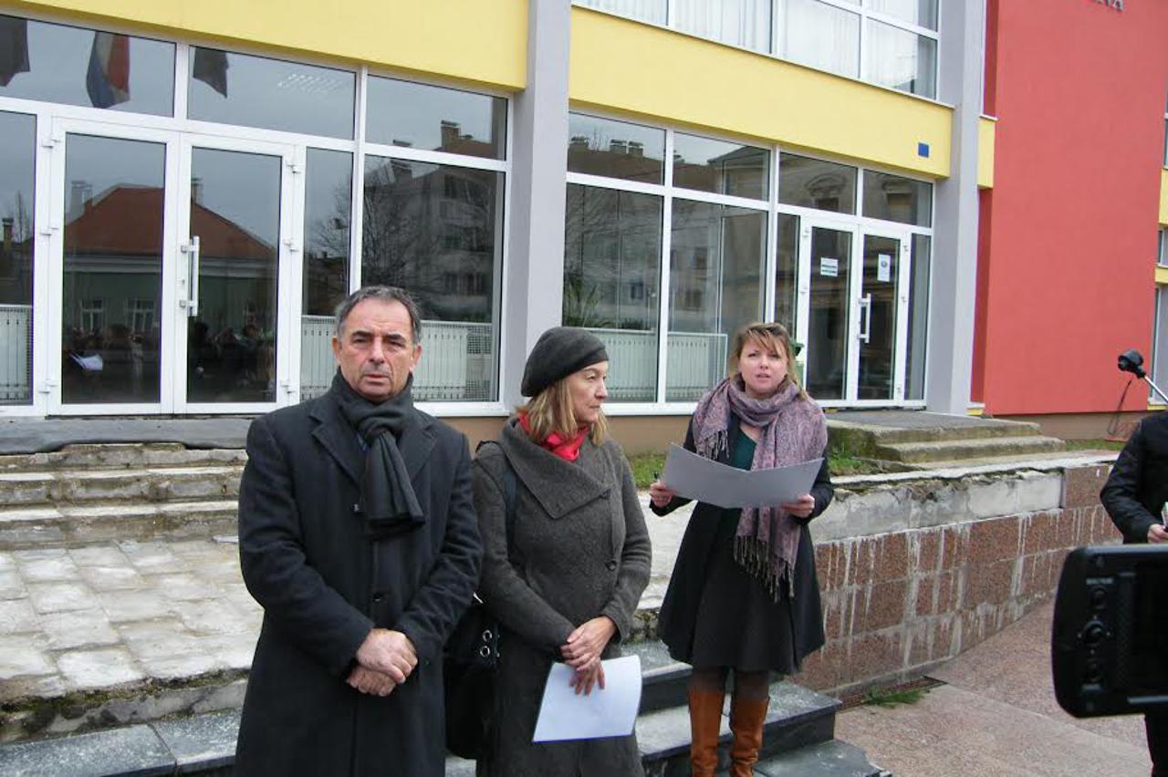 Glina,antifašisti,javna sjednica,prosvjed