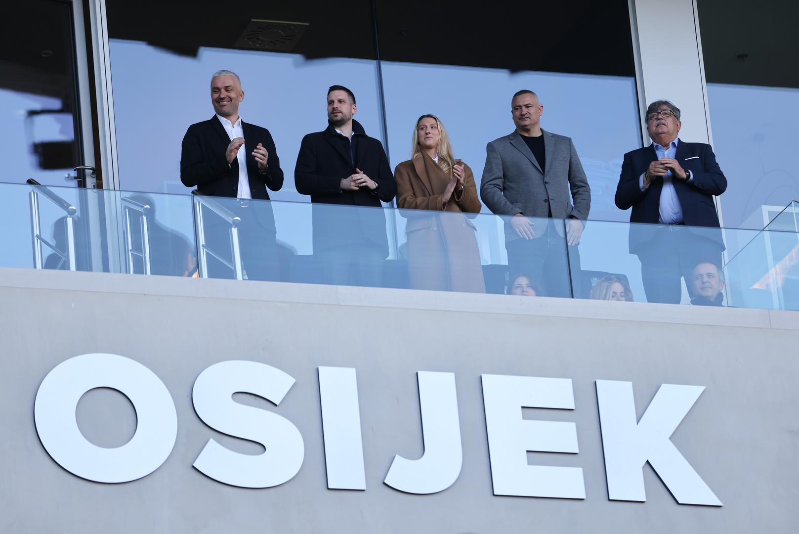 Najbolji strijelac u povijesti hrvatske reprezentacije i bivši predsjednik HNS-a pratio je s tribina velebne Opus Arene dvoboj između svog matičnog Osijeka i Vukovara 1991. 