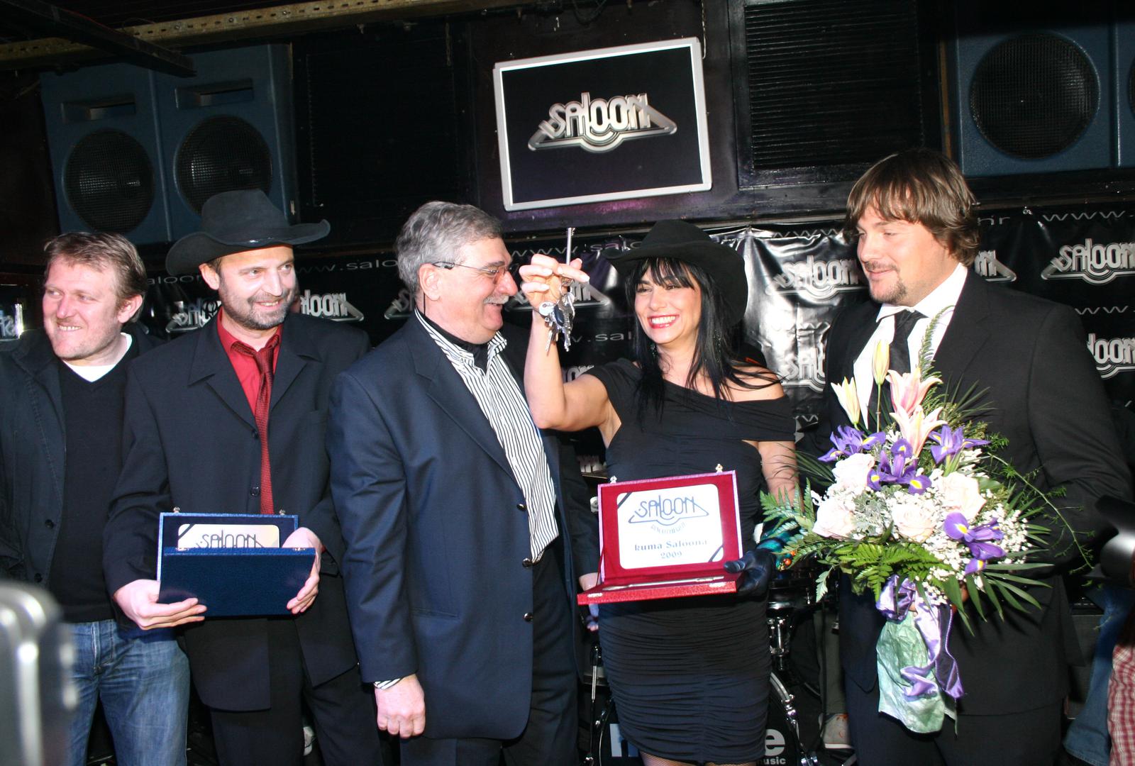 Brojne domaće estradne zvijezde prisustvovale su slavlju u povodu 39. rođendana kluba, a neke od njih su pjevačica Alka Vuica, voditeljica Mirna Berend te bivši nogometaši Dinama - Silvio Marić i Robert Prosinečki. 