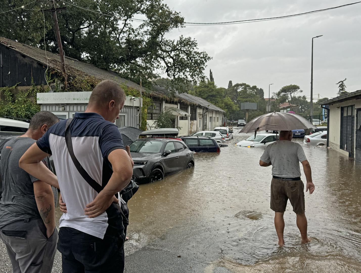 09.09.2024., Dubrovnik - Jaka kisa i nevrijeme uzrokovalo poplave u odredenim djelovima grada. Photo: Grgo Jelavic/PIXSELL