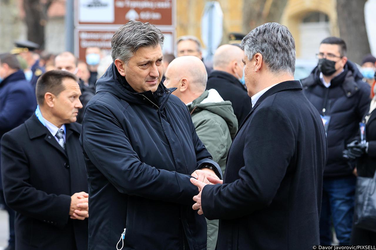Zoran Milanović i  Andrej Plenković kratko popričali na obilježavanju pada Vukovara  