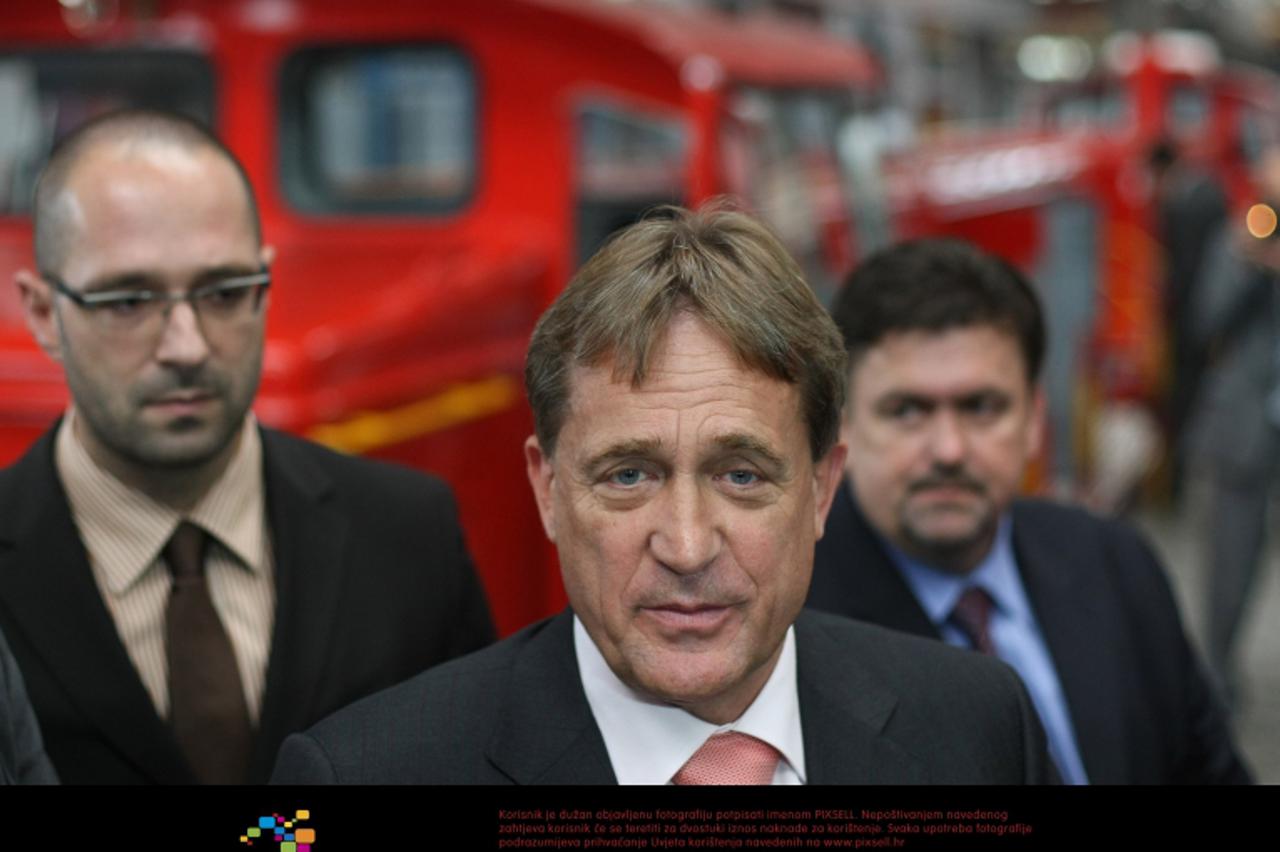 '30.09.2010. Zagreb, Hrvatska - TZV Gredelj, pustanje u pogon nove lokomotive. Ministar Bozidar Kalmeta, predsjednik uprave Gredelja Ivan Tolic. photo: Petar Glebov/PIXSELL'