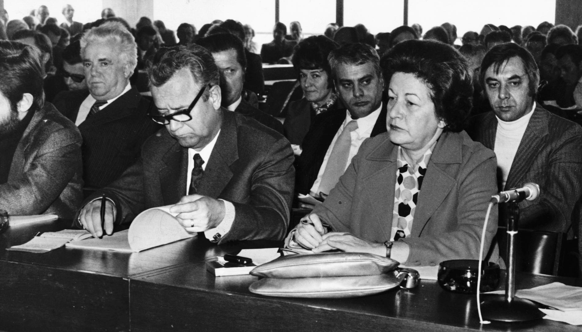 U to je vrijeme NIŠPRO Vjesnik zapošljavao 5942 radnika. Izlazili su dnevnici Vjesnik, Večernji list i Sportske novosti, te brojni tjednici, polumjesečnici i mjesečnici poput Arene, Danasa, Erotike, Starta i Studija, uz povremena izdanja, romane i stripove.