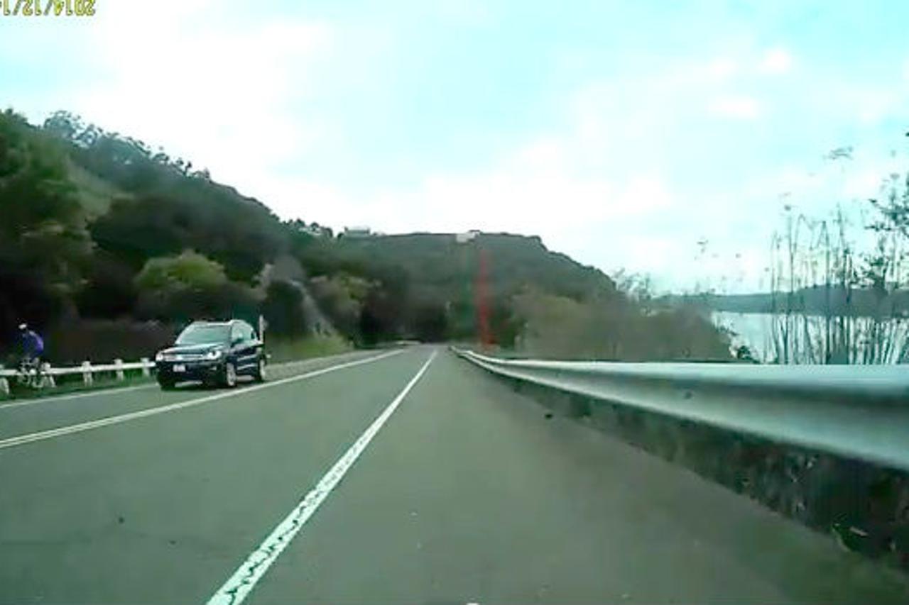 Biciklist se sudario s jelenom 