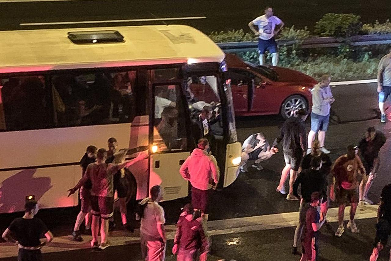 Zagreb: Torcida na povratku na autocesti napala policiju koja je uzvratila vatrenim oružjem