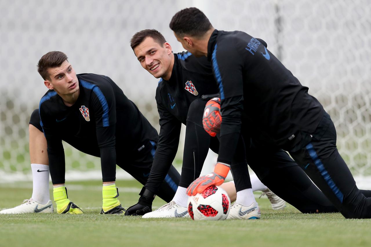 Dominik Livaković i Lovre Kalinić