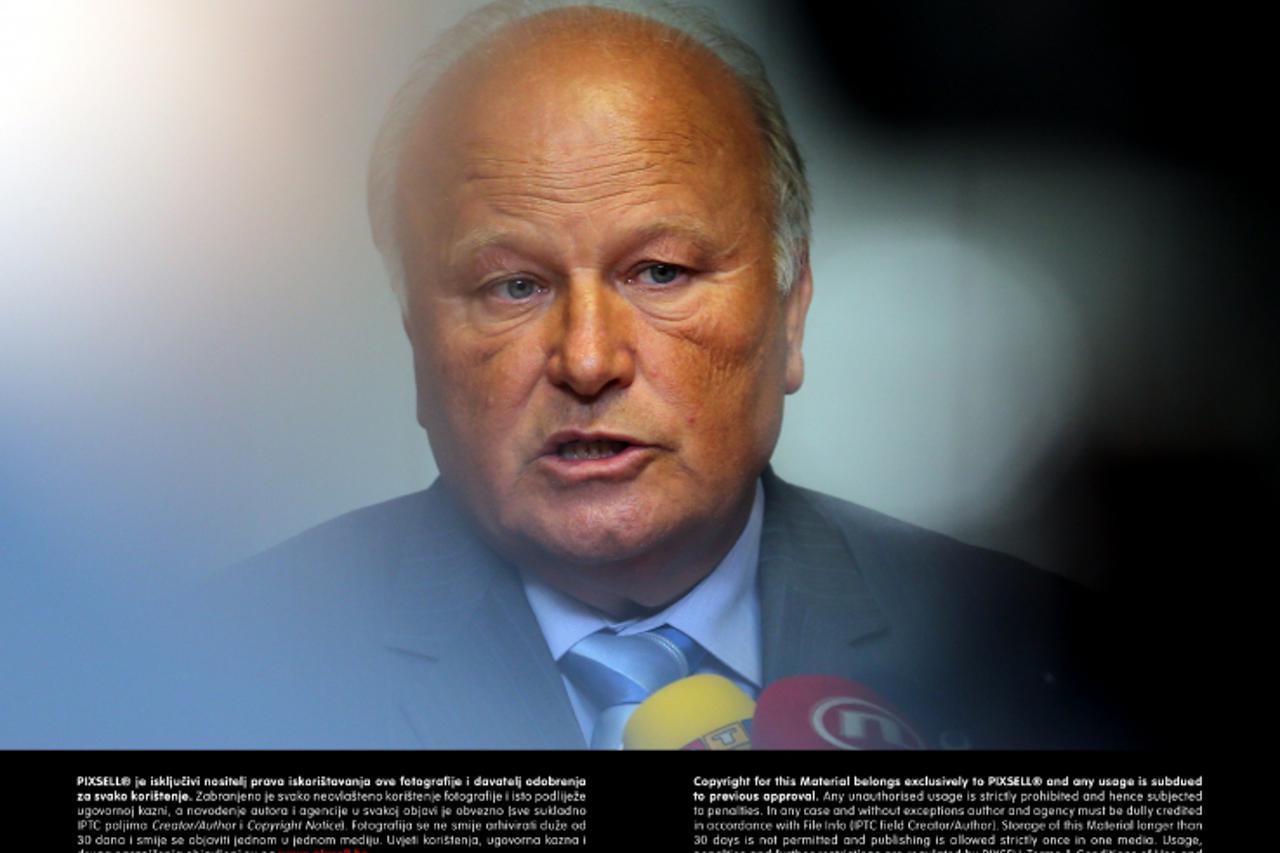 '12.08.2013., Zagreb -   Ministarstvo poljoprivrede, izjave ministara Slavka Linica i Tihomira Jakovine nakon propalog drugog kruga pregovora s predstavnicima seljaka. Photo: Robert Anic/PIXSELL'