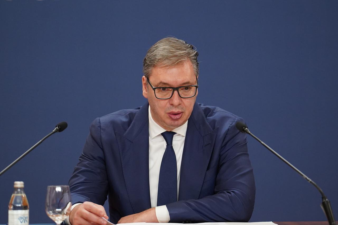 Beograd: Vučić se izvanredno obratio javnosti zbog pucnjave i požara "Ćacilenda"
