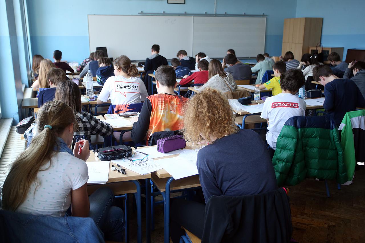 Učenici na natjecanju iz matematike