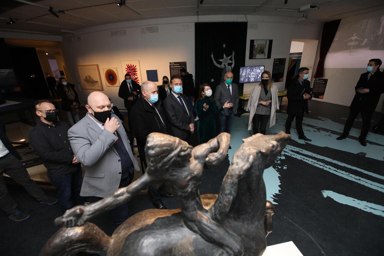 Gordan Jandroković i Branko Bačić obišli izložbu Hrvatska svijetu