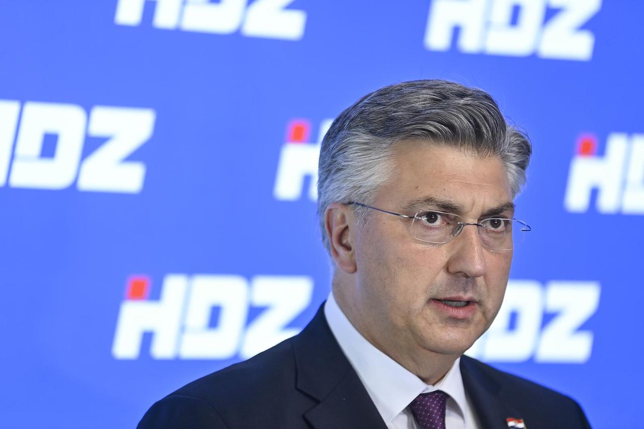 Zagreb: Andrej Plenković dao izjavu za medije nakon sjednice