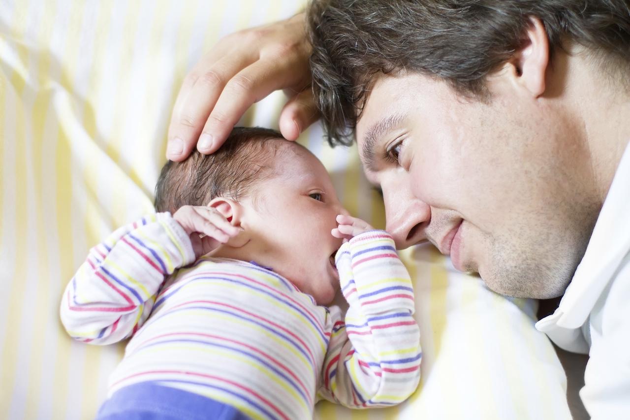 Otac i beba