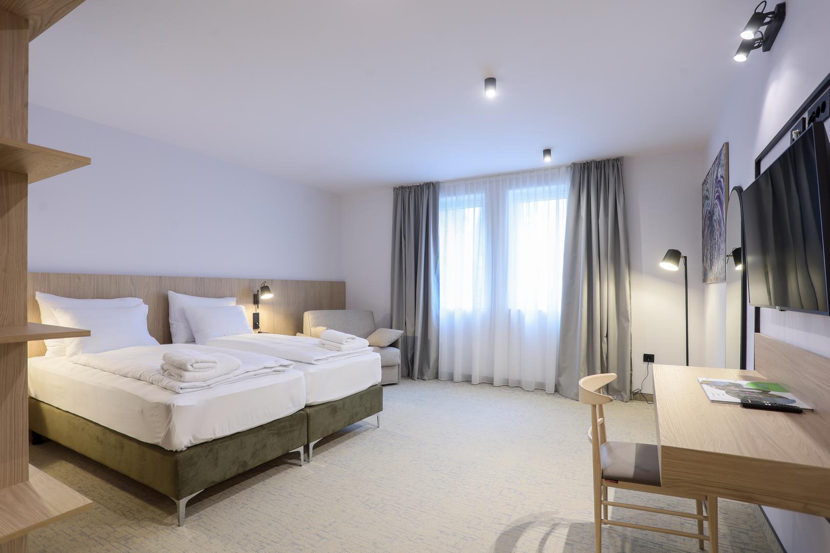 Riječ je o povratku legende delničkog turizma, hotela koji je još davne 1924. godine započeo s radom i koji već više od stoljeća predstavlja simbol Gorskog kotara.

