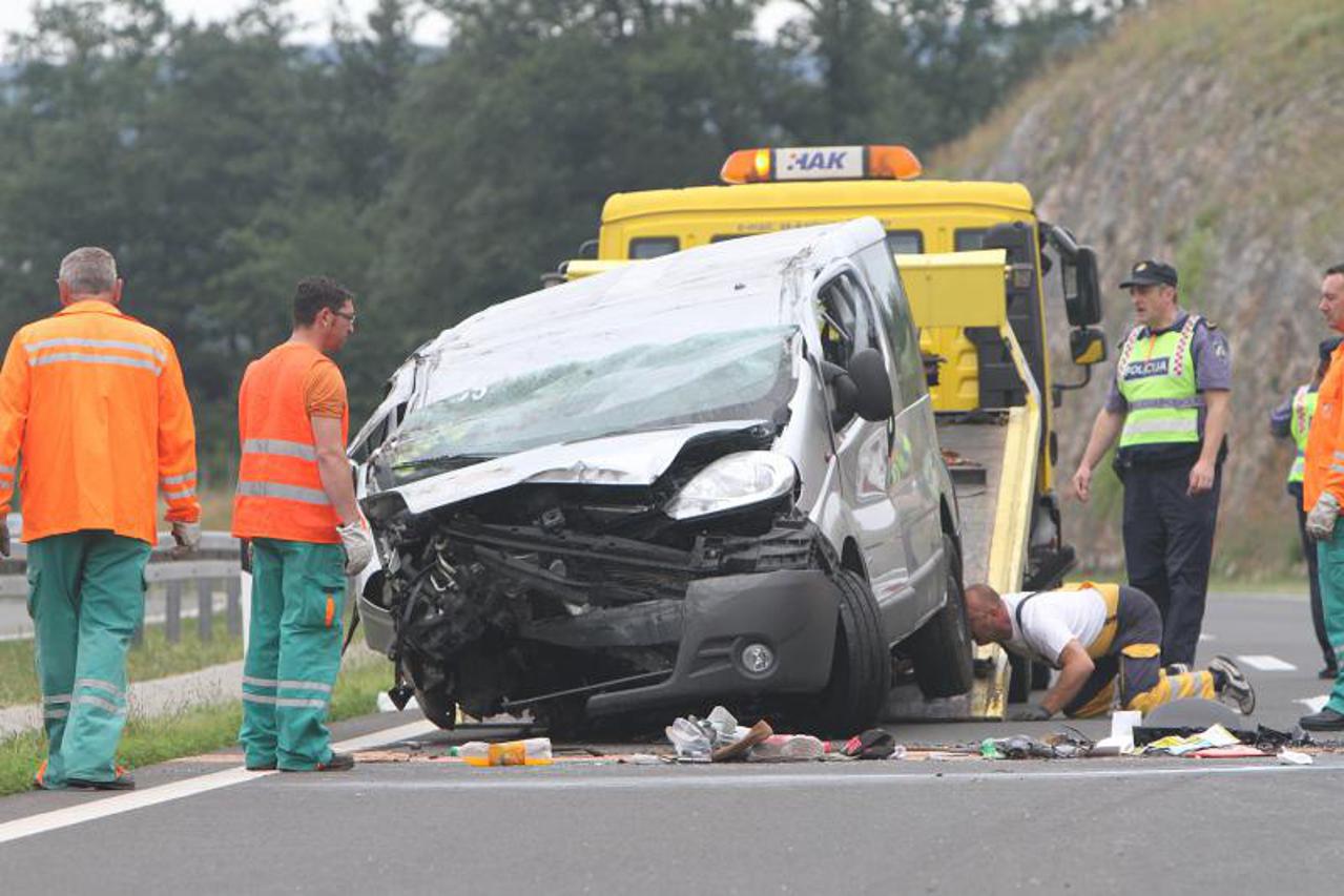 kombi, autocesta, prometna nesreća (1)