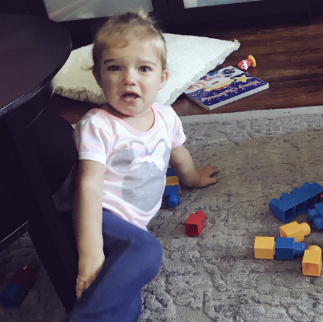 Rekli su joj da kod kuće nemaju krafne, pa se počela bacati po podu i histerizirati.