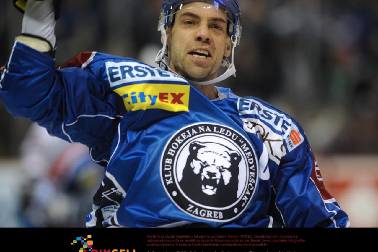 '19.02.2012., Dom sportova, Zagreb - Hokej na ledu, cetvrtfinale EBEL lige: KHL Medvescak Zagreb - HC Orli Znojmo.Alan Letang. Photo: Daniel Kasap/PIXSELL'