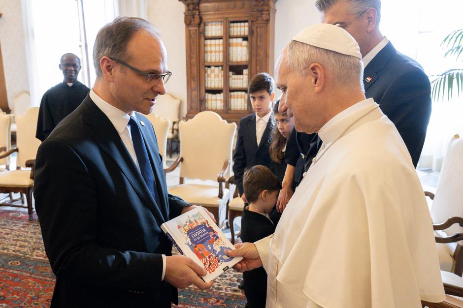 Zvonimir Frka-Petešić i Papa Lav XIV