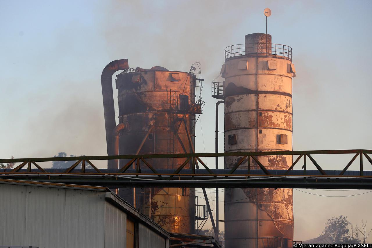 Veliki Bukovec: Jedna osoba ozlijeđena u eksploziji silosa i požara u pilani