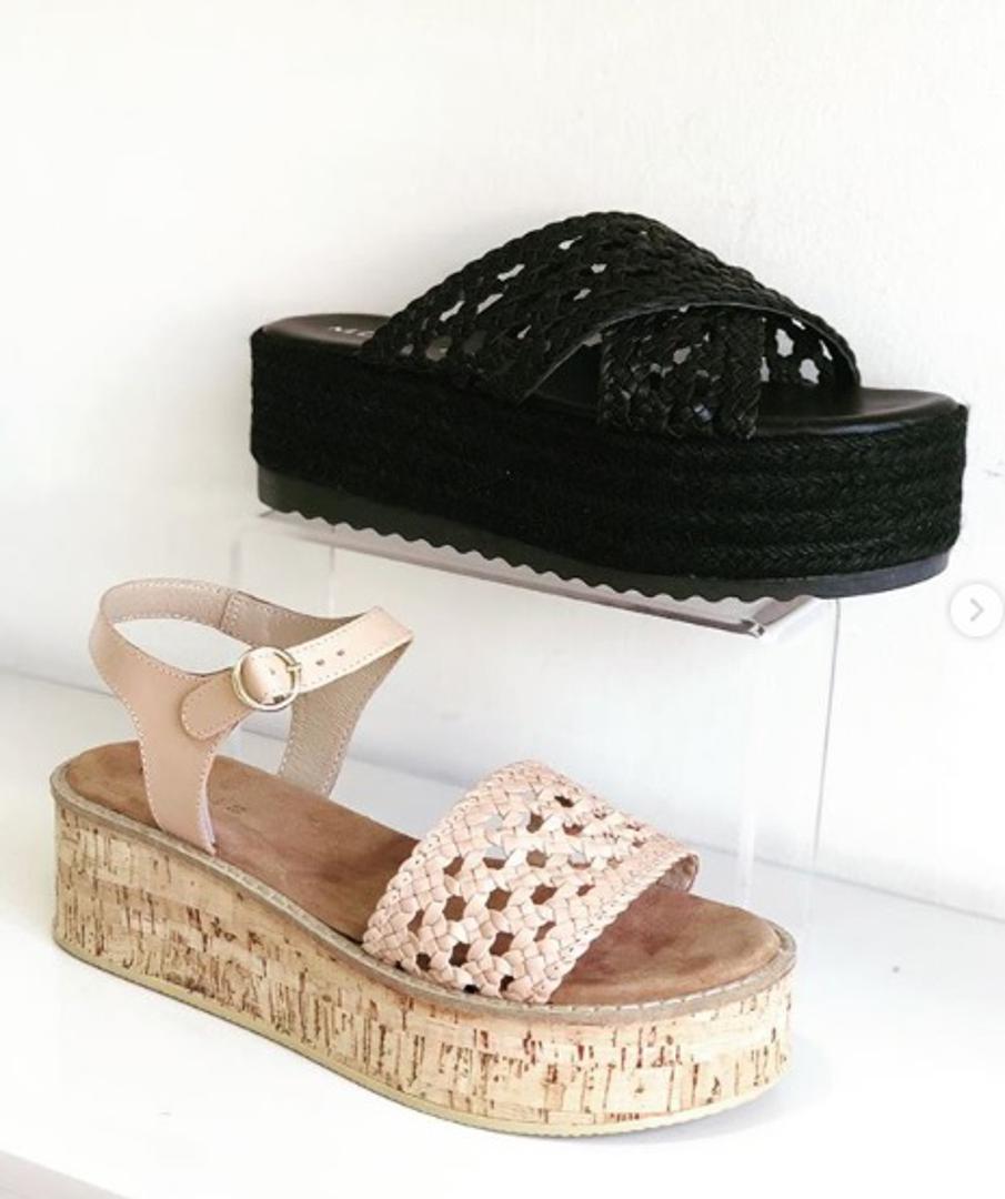 Tvrdi kako je kod devet od deset pacijentica koje dolaze u njenu ambulantu s bolovima u gležnjevima bol posljedica nošenja platformi.