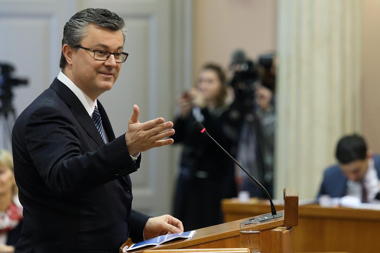 22.01.2016., Zagreb - Mandatar Tihomir Orešković na drugoj sjednici 8. saziva Hrvatskog sabora predstavio program Vlade i njezine clanove te od zastupnika zatrazio da mu iskazu povjerenje. Tihomir Oreskovic. Photo: Goran Stanzl/PIXSELL