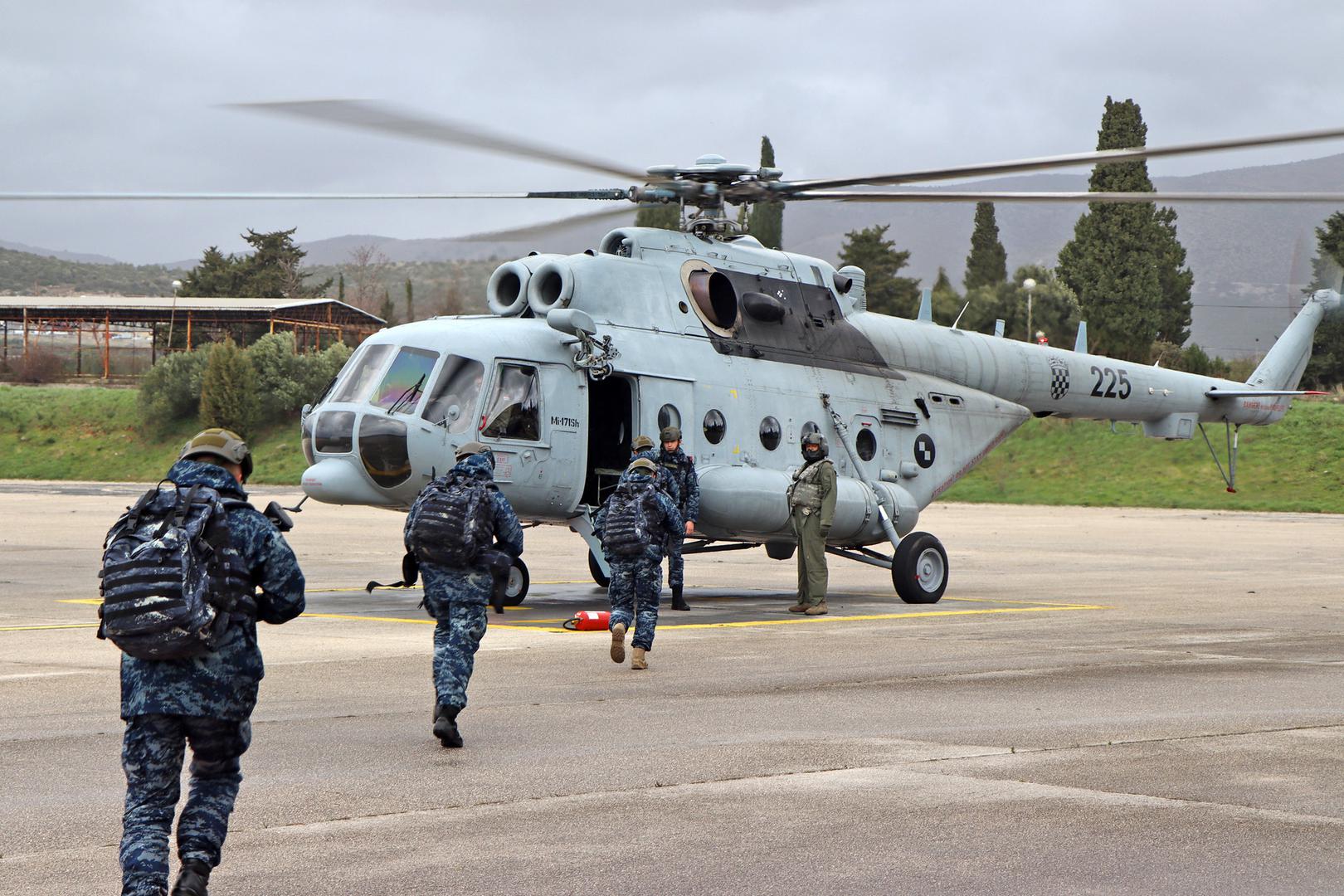 Misija Satnije je dostizanje pune operativne sposobnosti za ograničena desantna djelovanja, presretanje sumnjivih brodova na moru, zaštita snaga, zaštita ključne infrastrukture, traganje i spašavanje te potpora civilnim institucijama u nacionalnom okružju, samostalno i u združenom djelovanju s drugim snagama Hrvatske ratne mornarice, Hrvatske kopnene vojske, Hrvatskog ratnog zrakoplovstva, Obavještajne pukovnije i Zapovjedništva specijalnih snaga te u međunarodnom okružju. 