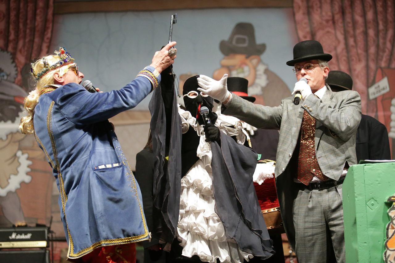 21.02.2014., Samobor - Zapoceo je ovogodisnji 188. Samoborski fasnik koji je privukao brojne maske i posjetitelje, a trajat ce do 4. Ozujka. Photo: Petar Glebov/PIXSELL