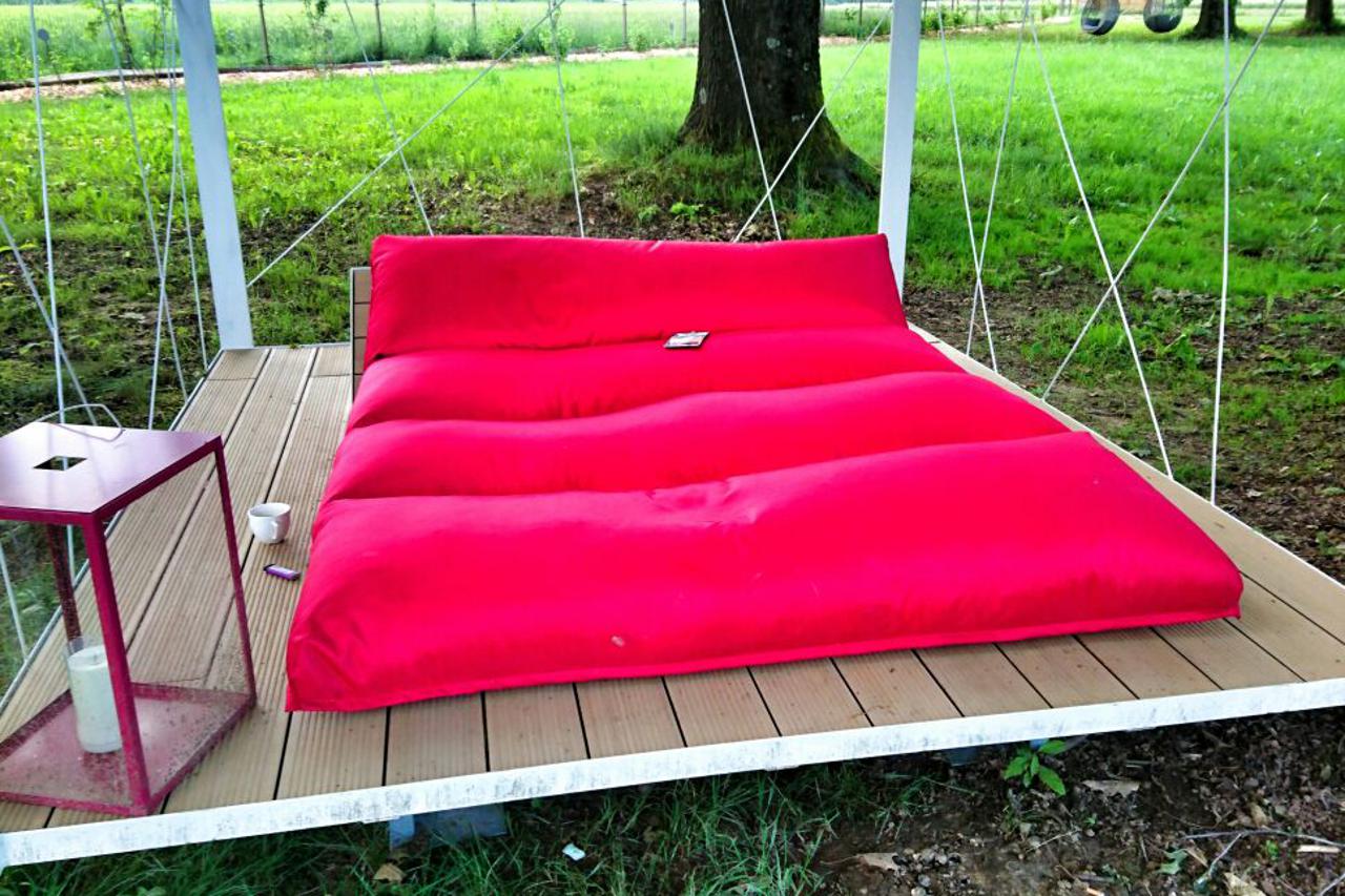 Glamping, BIg Berry