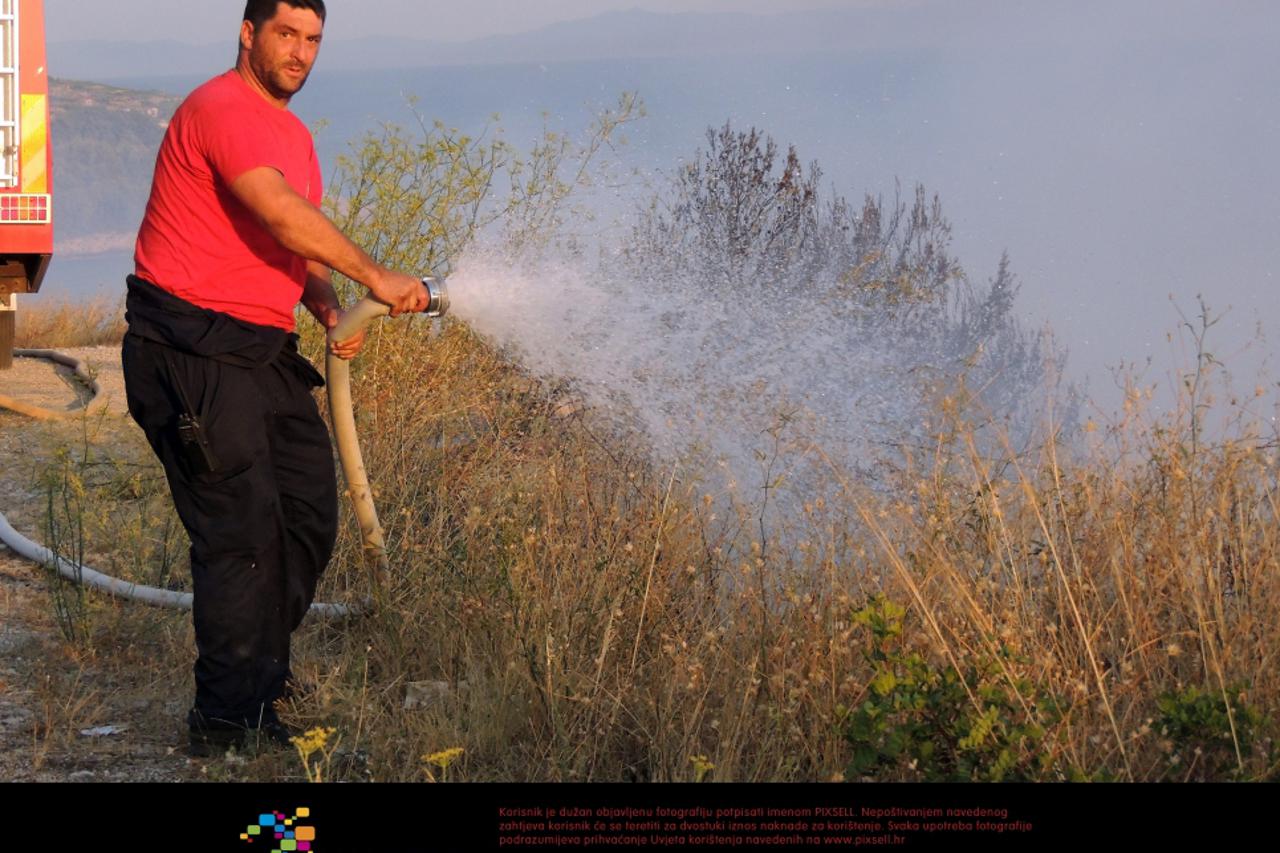 požar,milna,vatrogasci (1)