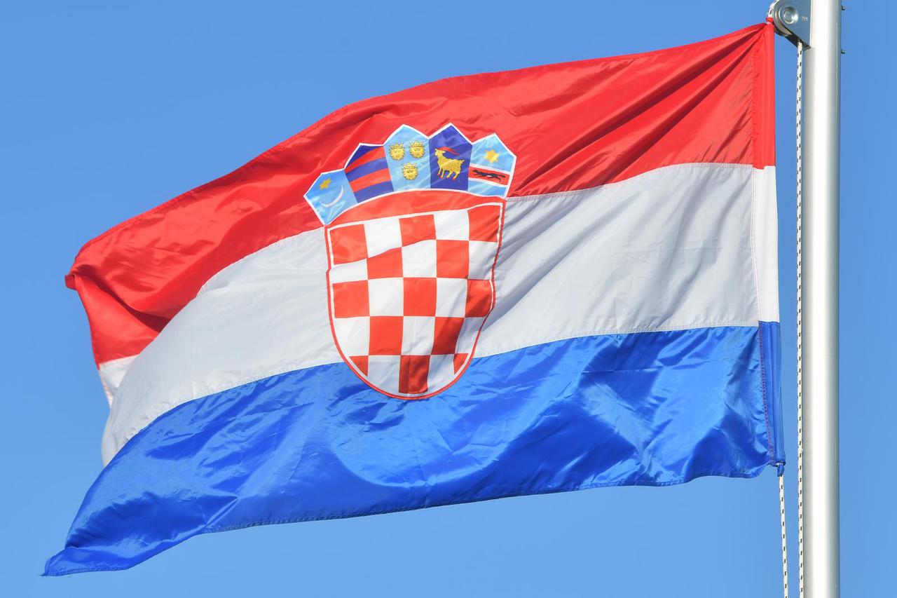 Šibenik: Hrvatska zastava na jarbolu