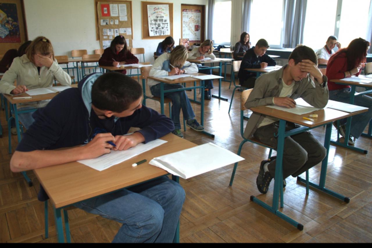 '16.01.2009., Bjelovar - Osnovnoskolci Bjelovarsko-bilogorske zupanije podbacili na prvom nacionalnom vrednovanju znanja.  Photo: Damir Spehar/Vecernji list'