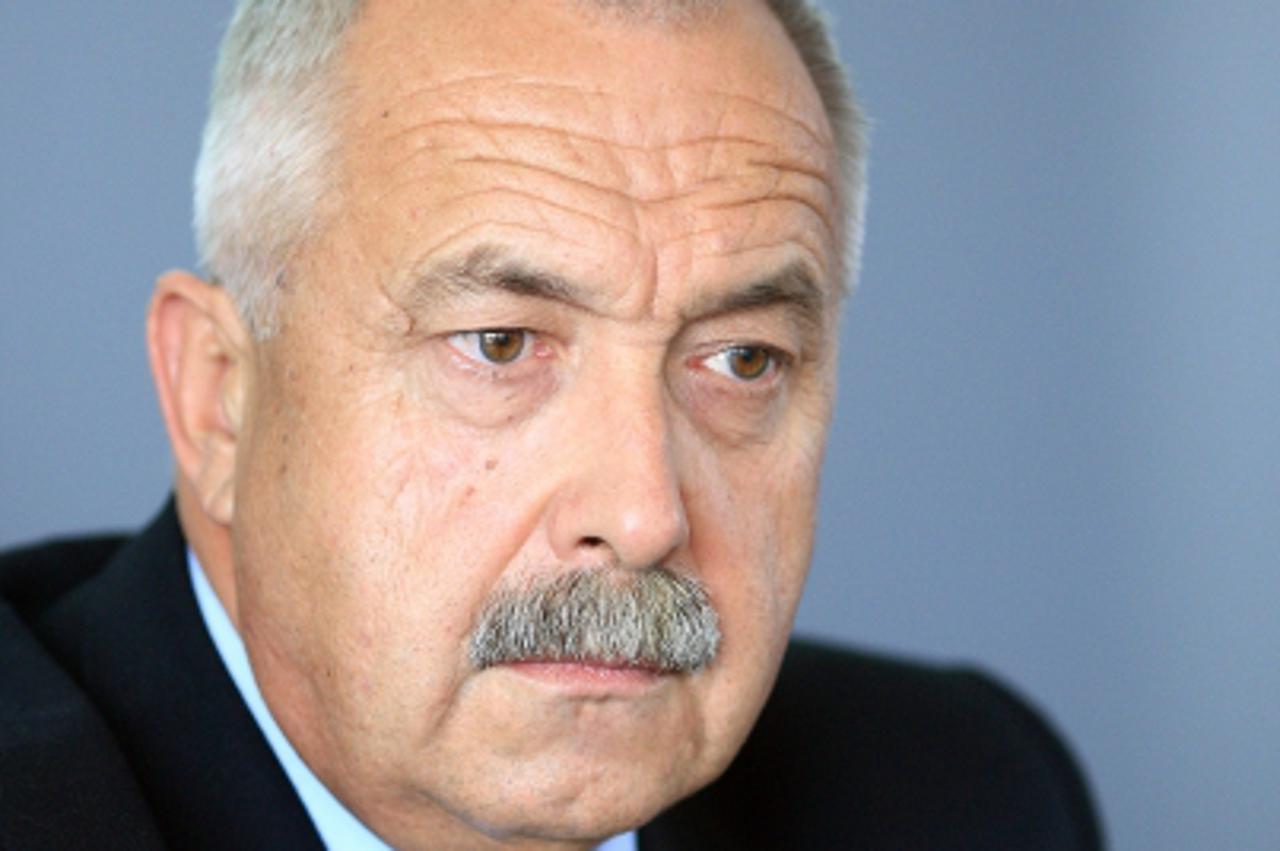 '24.07.2012., Zagreb - Konferencija za novinare povodom otvaranja postupka odabira strateskog partnera u projektu izgradnje termoelektrane Plomin C-500  u sjedistu HEP-a .  Zlatko Koracevic Predsjedni