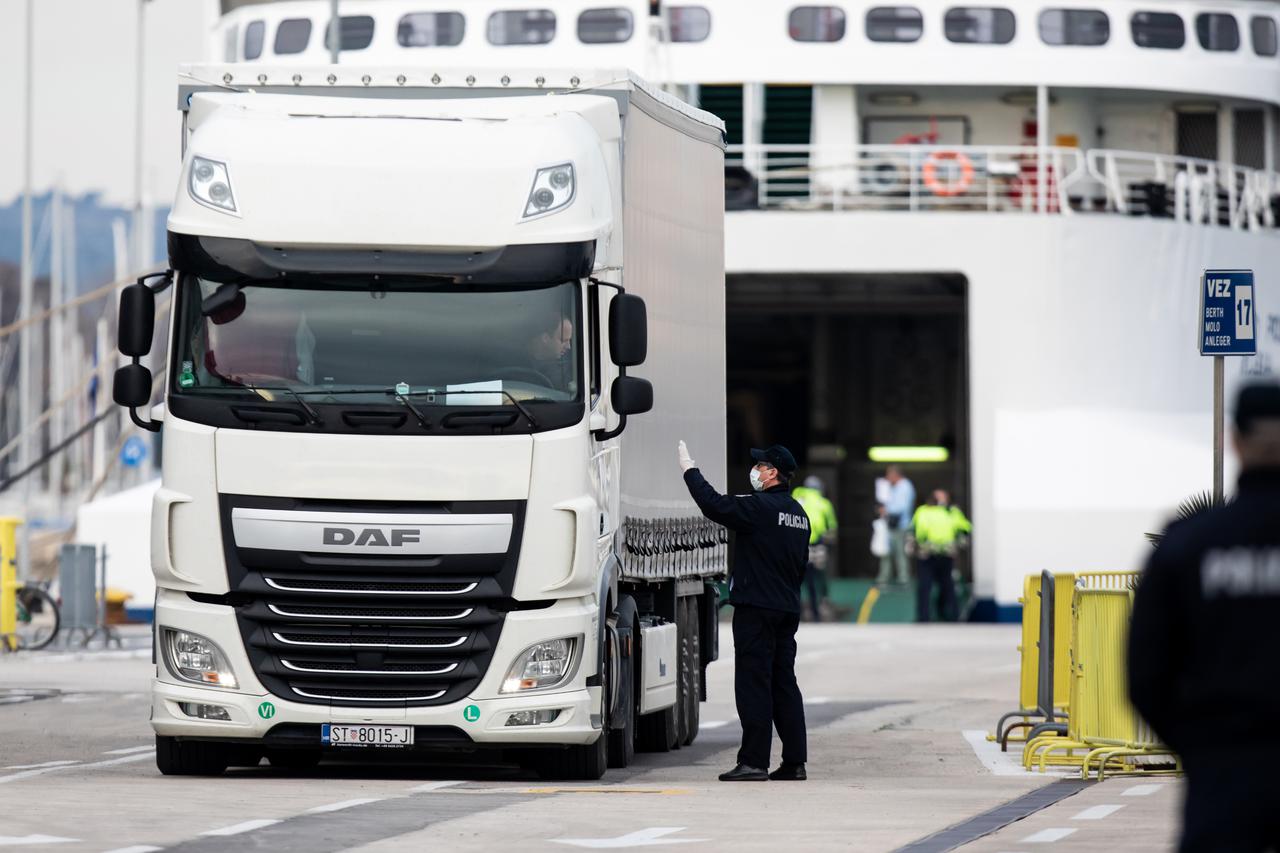 Trajekt iz Ancone stigao u Split