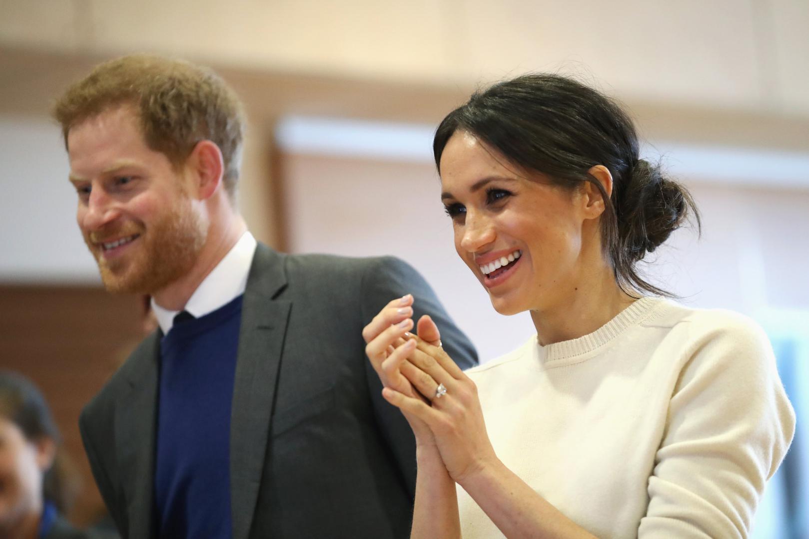 Meghan Markle nikako da počne slijediti modne trendove kraljevske obitelji čija će članica postati i službeno 19. svibnja udajom za princa Harryja.