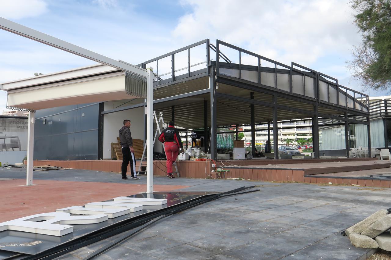 Uklanjanje objekata na Žnjanu