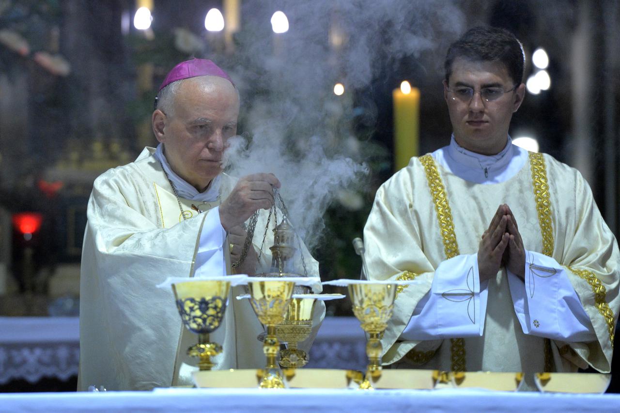 Zagreb: U katedrali se nakon svete mise oprostio Apostolski nuncij Alessandro D Errico