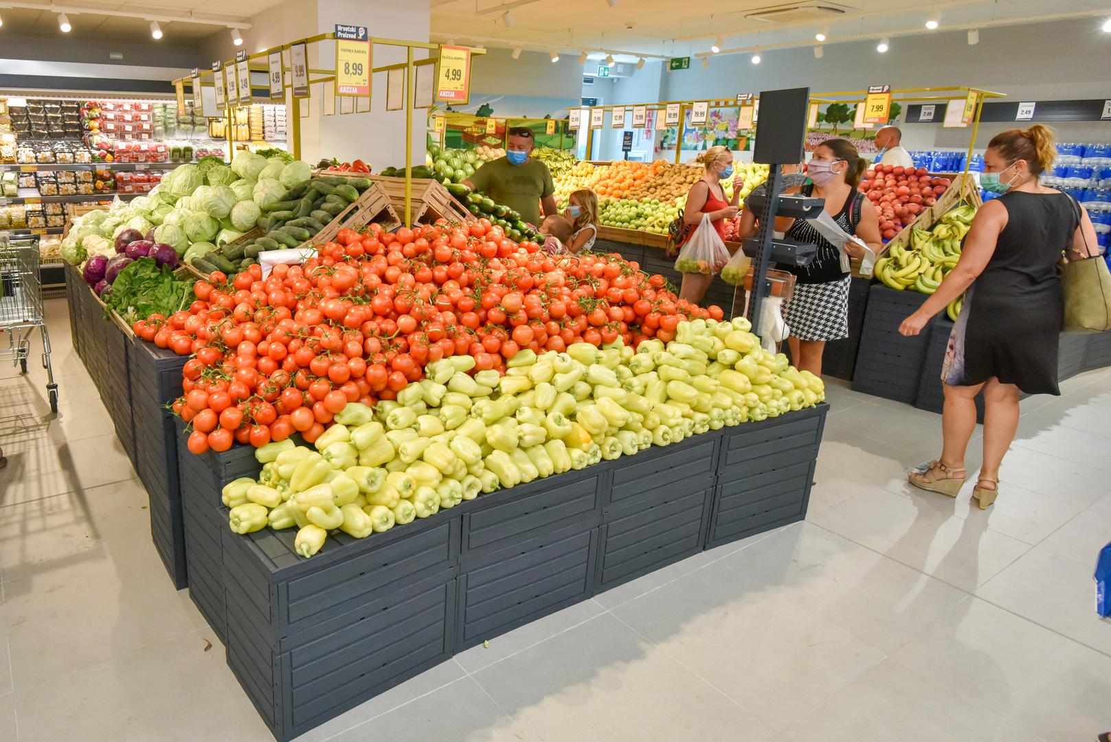 13.08.2020., Zadar - Talijanski market Eurospin otvorio je svoja vrata zadranima na Jadranskoj magistrali.Photo: Dino Stanin/PIXSELL