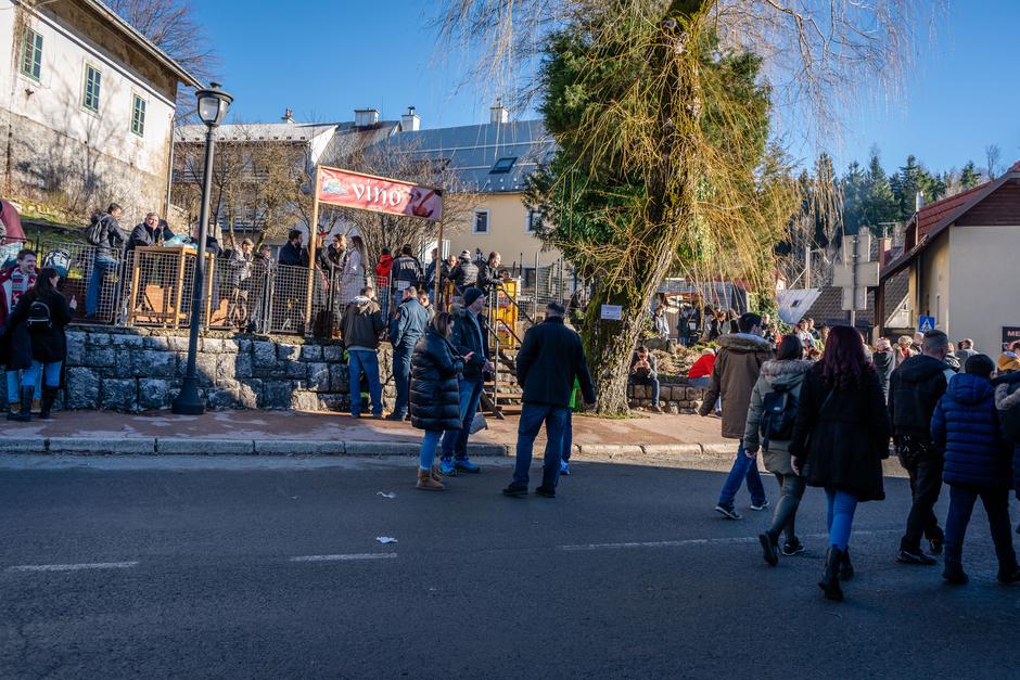Doček Nove godine u podne u Fužinama