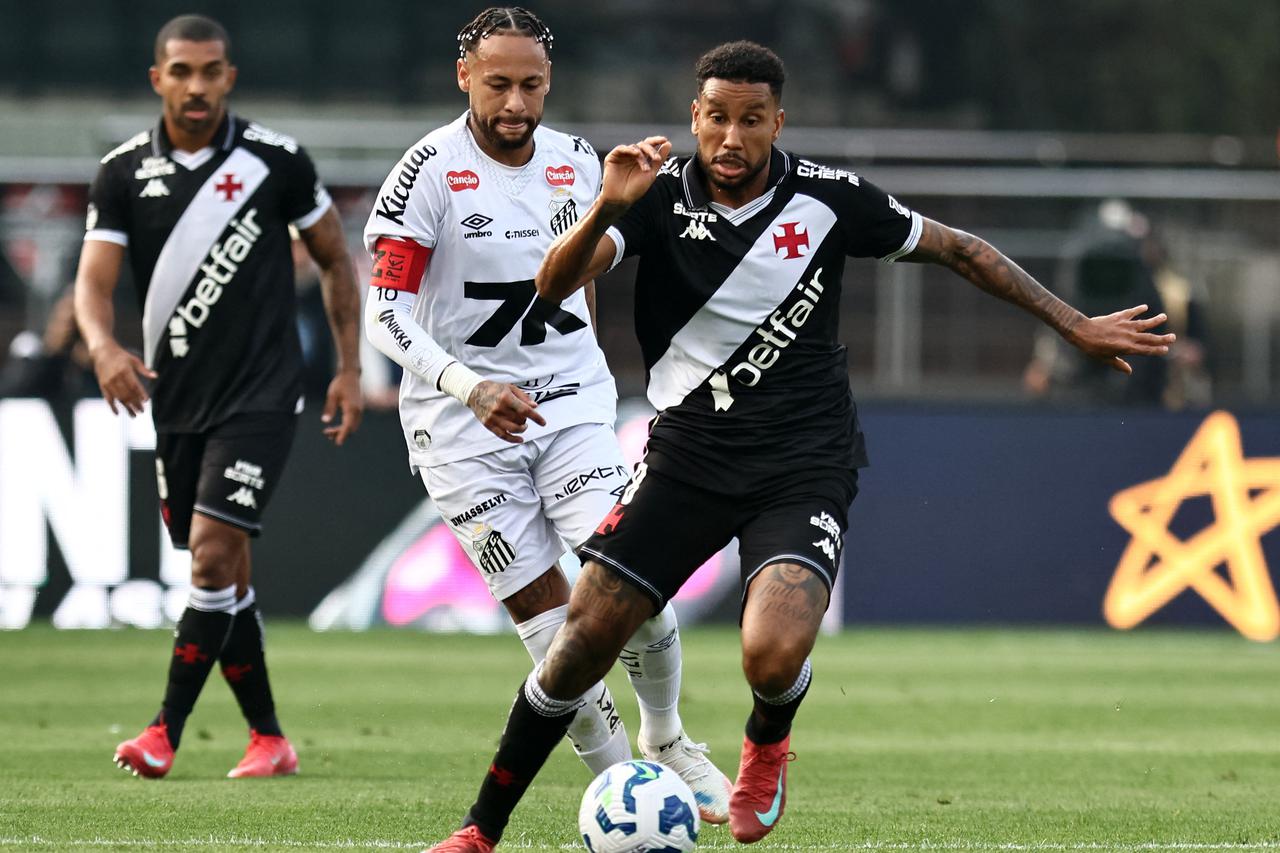 Brasileiro Championship - Santos v Vasco da Gama
