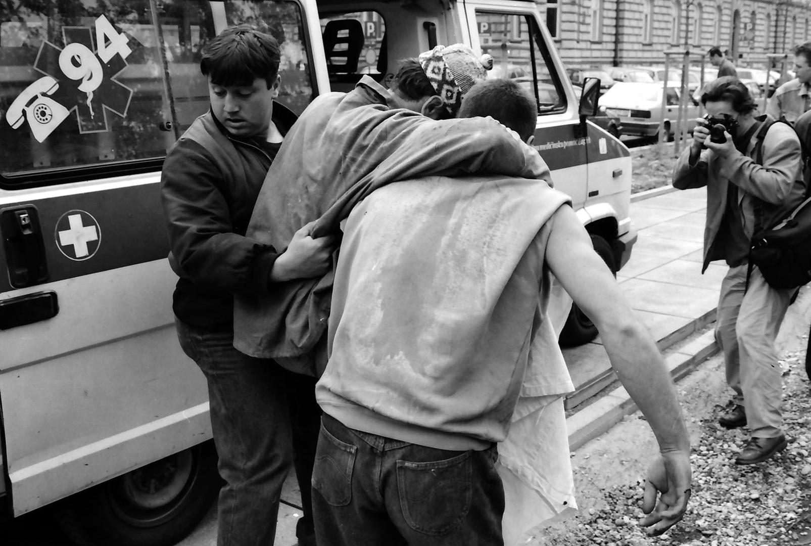 02.05.1995., Zagreb - U znak odmazde zbog akcije Bljesak kojom je Hrvatska vojska krenula u oslobadjanje zapadne Slavonije predsjednik tzv. Republike Srpske Krajine Milan Martic naredio je raketni napad kasetnim bombama na centar Zagreba prilikom kojeg je ubijeno i ranjeno vise gradjana.rPhoto: Davor Visnjic/PIXSELL