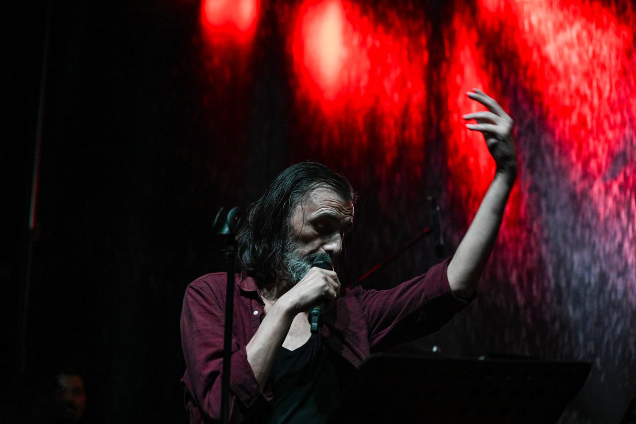 Preminuo Goran Bare, legendarni frontmen grupe Majke