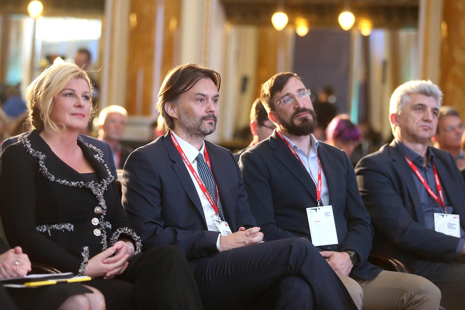 Predsjednica Hrvatske Kolinda Grabar-Kitarović, glavni urednik Večernjeg lista Dražen Klarić, direktor Styrije za Hrvatsku Boris Trupčević i urednik u Večernjem listu Žarko Ivković