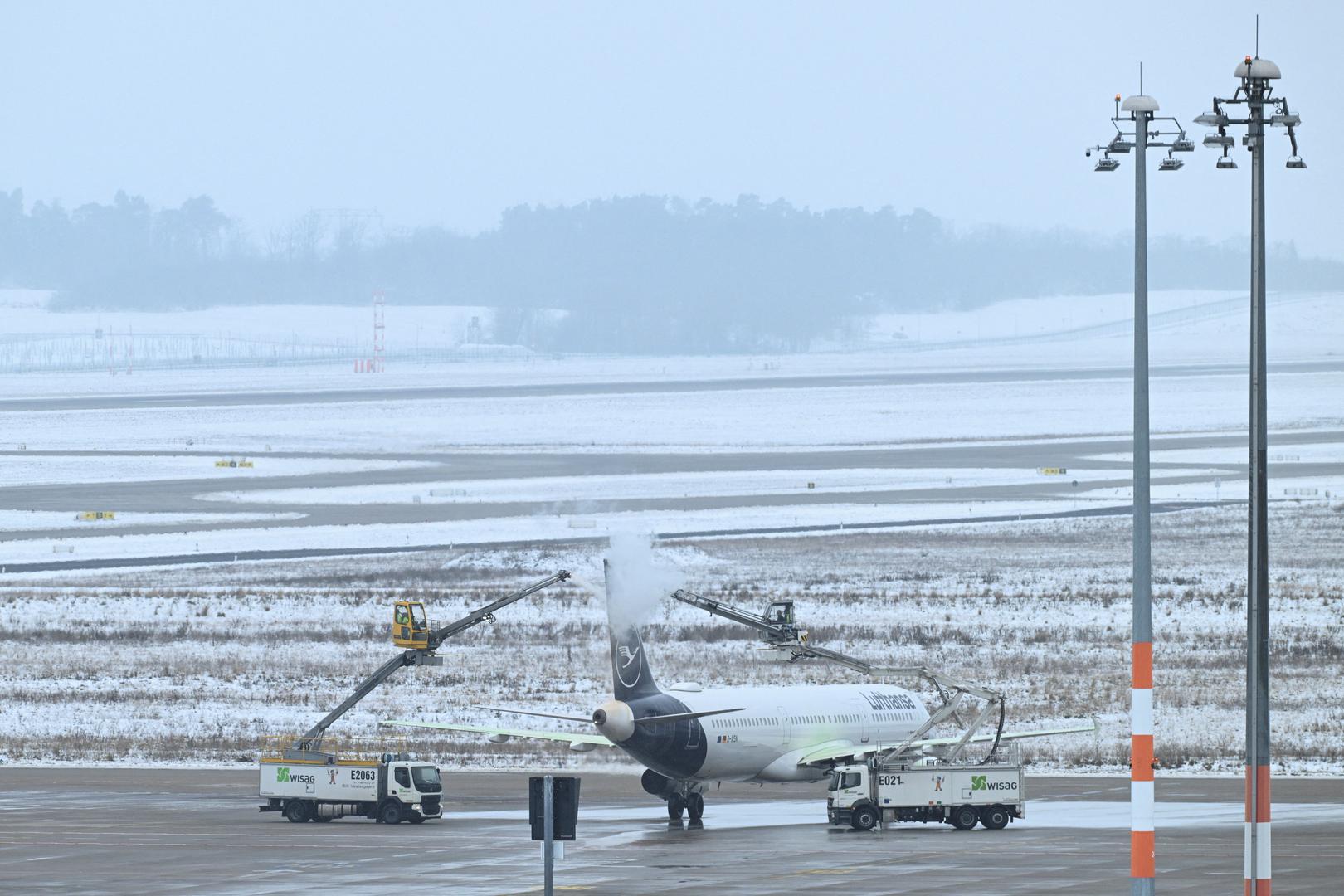 Zračni promet na aerodromu Berlin Brandenburg i dalje je potpuno obustavljen zbog opasnih vremenskih prilika. 