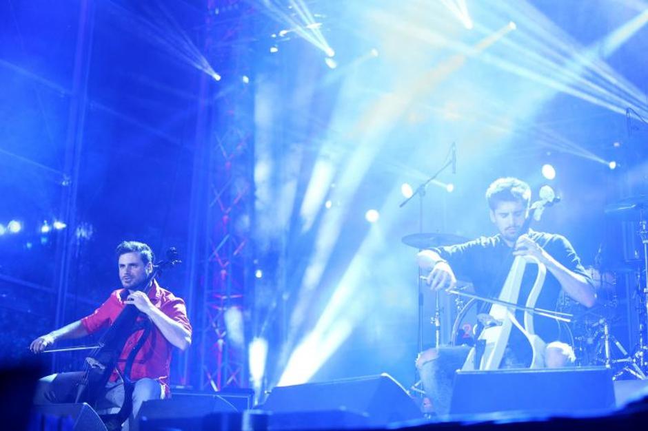 2Cellos