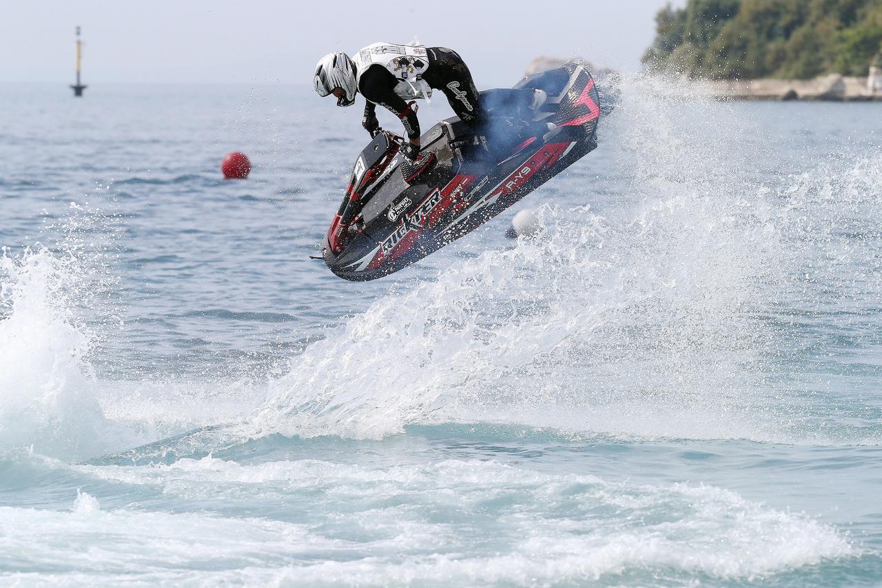 Jet ski