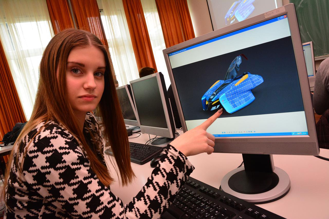 01.03.2016., Nova Gradiska - Ucenica Anita Vidic (16) dizajnirala je u svijetu dosad nevidjeno solarno vozilo kojim zeli pobijediti na utrci u Sisku. Photo: Ivica Galovic/ PIXSELL