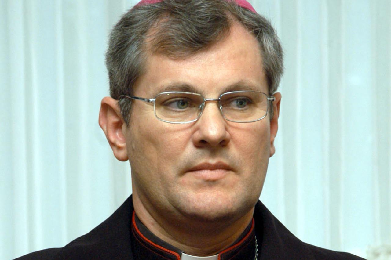 \'sisak - 22.06.2010., Sisak - Sisacki biskup Vlado Kosic. Photo:Nikola Cutuk/PIXSELL\'