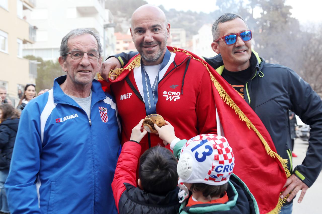 Šibenik: Doček za Ivicu Tucka, trenera zlatnih vaterpolista