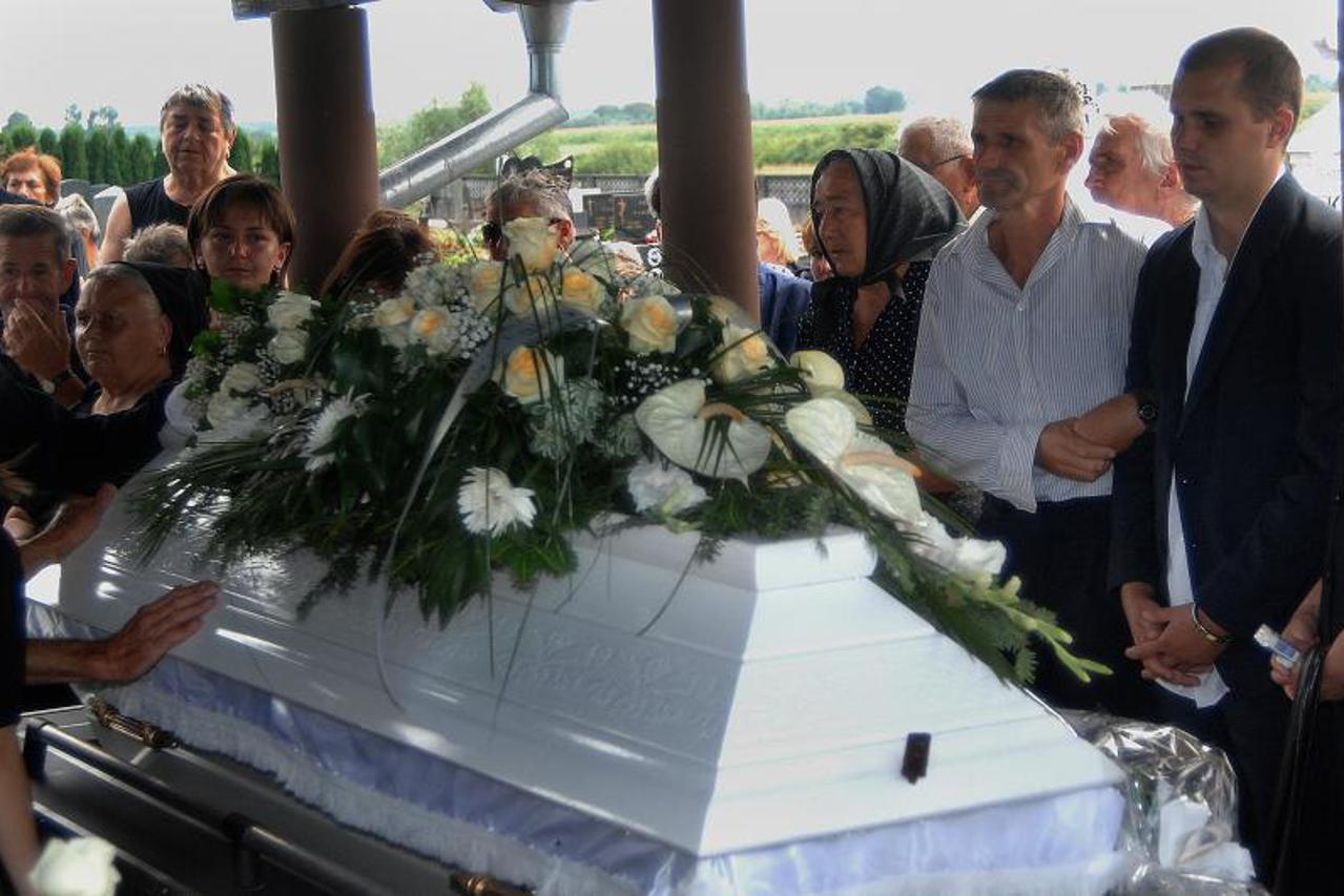 sprovod milene dakić (1)