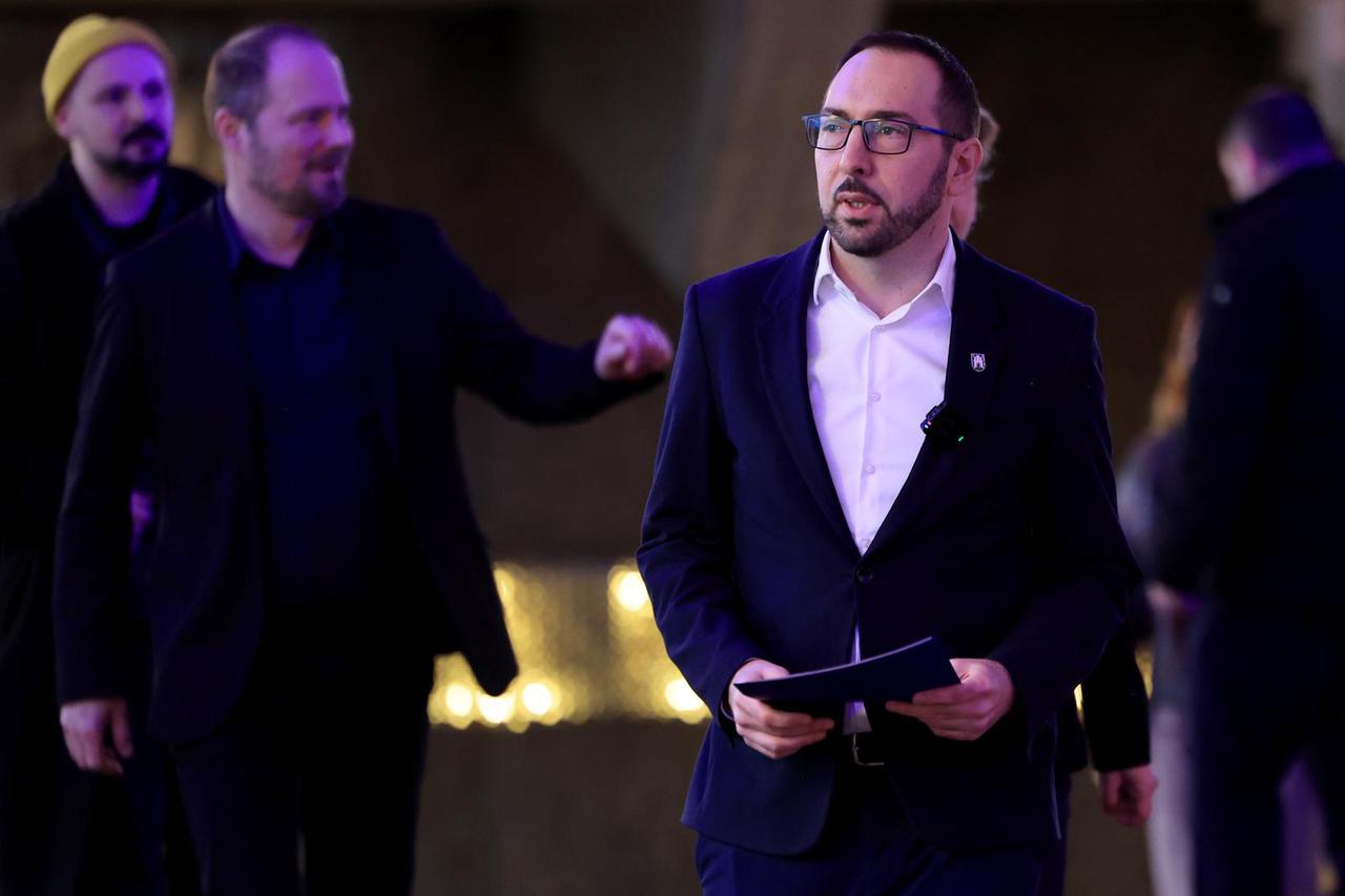 Zagreb: Tomašević održao konferenciju o spornom dočeku brončanih rukometaša na Trgu