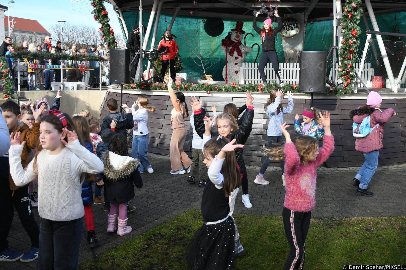 31.12.2022., Krizevci - U sklopu krizevackog Adventa organiziran je docek Djecje nove godine uz obilje zabave za malisane, ali i dorasle Photo: Damir Spehar/PIXSELL